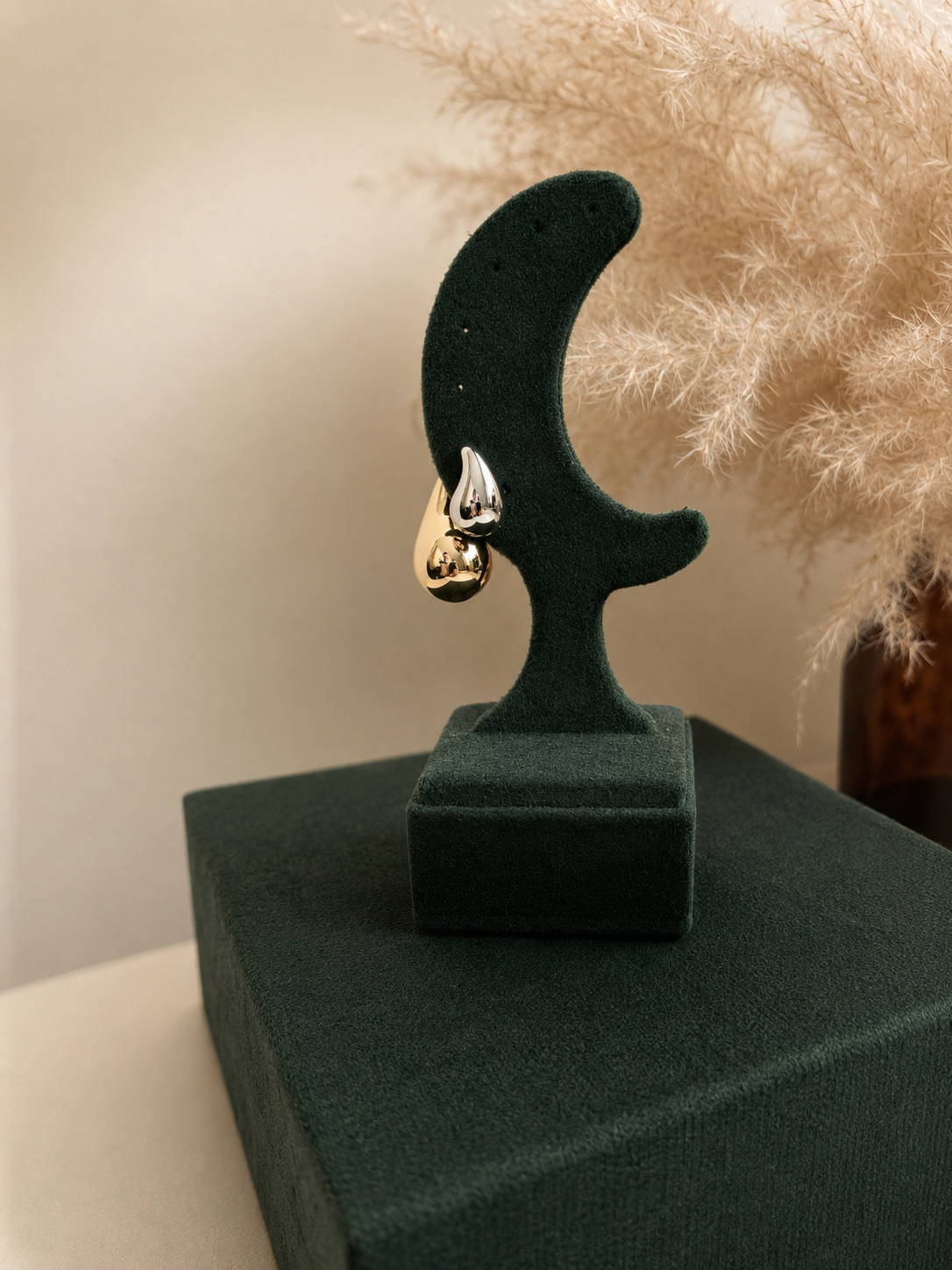 Brinco Goute dourado e prata