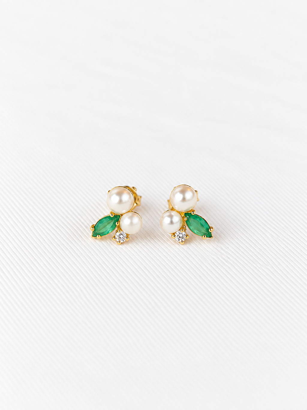 Brinco pérola e jade