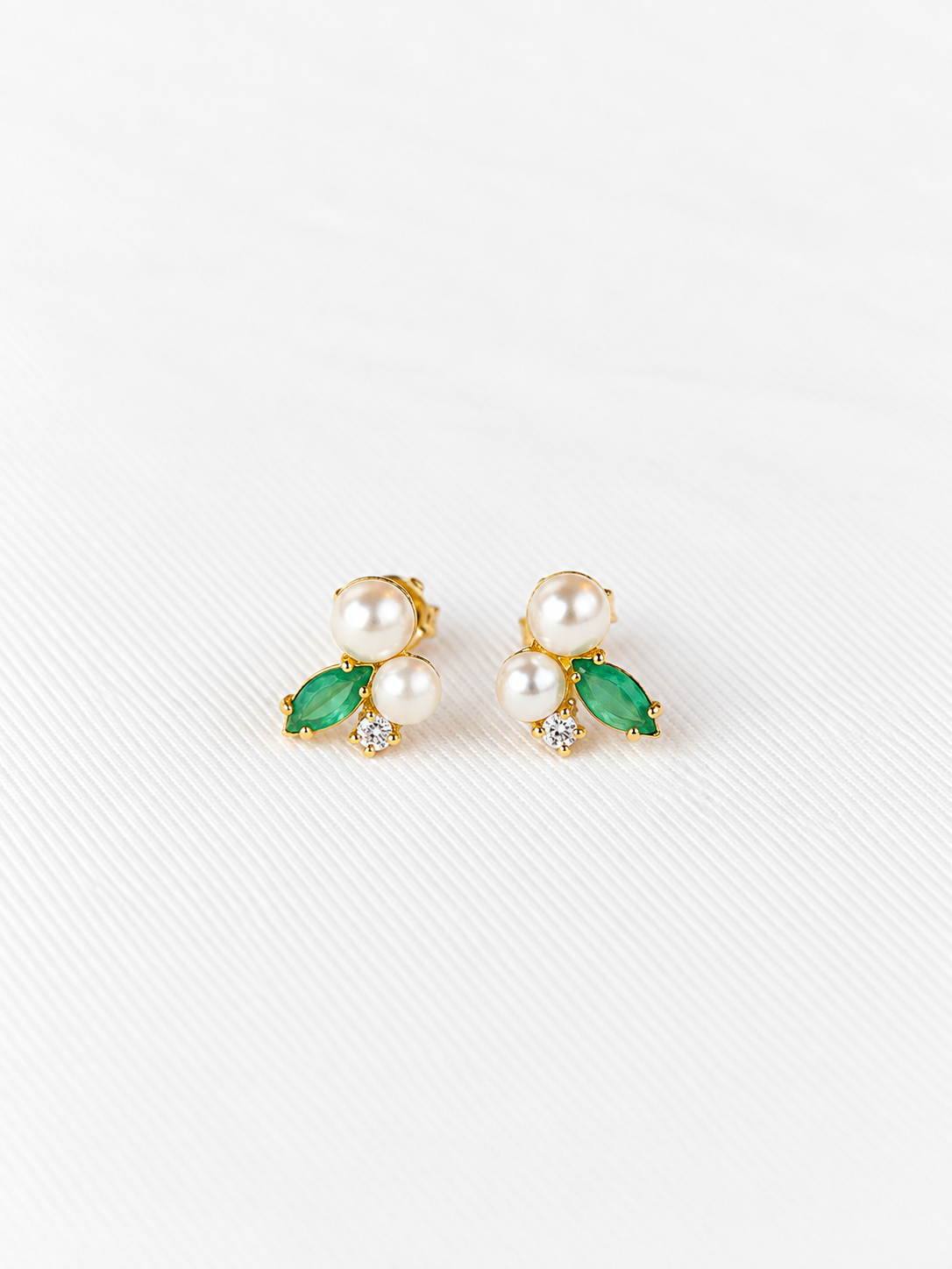 Brinco pérola e jade