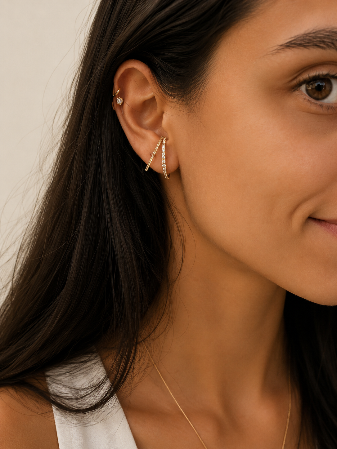 Brinco Ear Hook côncavo dourado